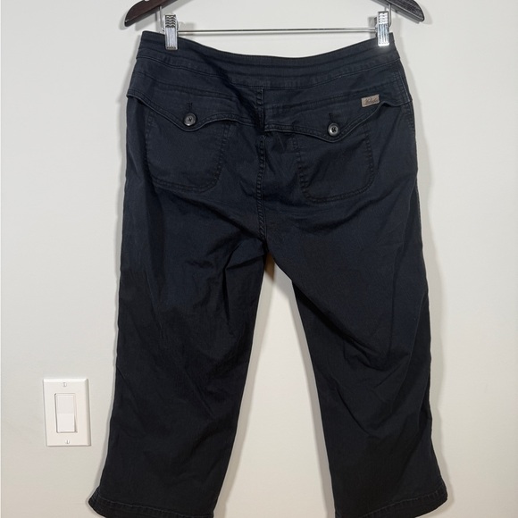 🖤 Woolrich Women's Black Capri Pants Size 8 Stretch Cotton Cropped Hiking - Picture 2 of 6